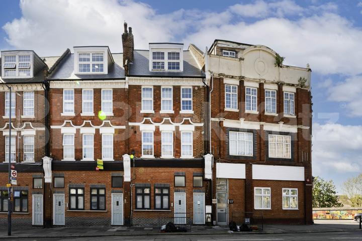 A well-presented two-bedroom property available to rent on Burnley Road, Dollis Hill Burnley Road, Dollis Hill, NW10 (Inclusive of gas and water),  London