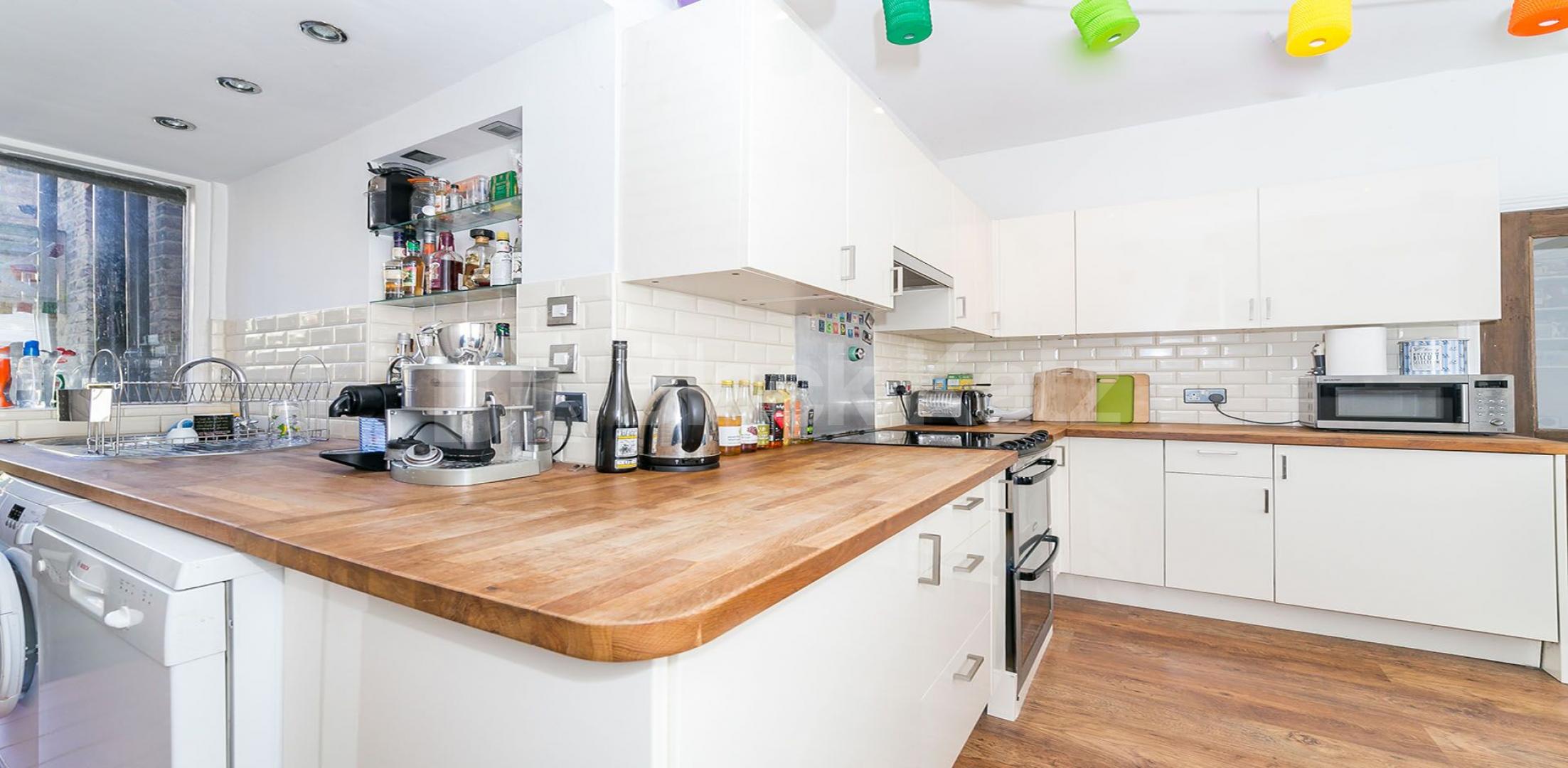 			Beautiful Garden Property !, 2 Bedroom, 1 bath, 1 reception Ground Floor Flat			 Hawthorn Road, CROUCH END