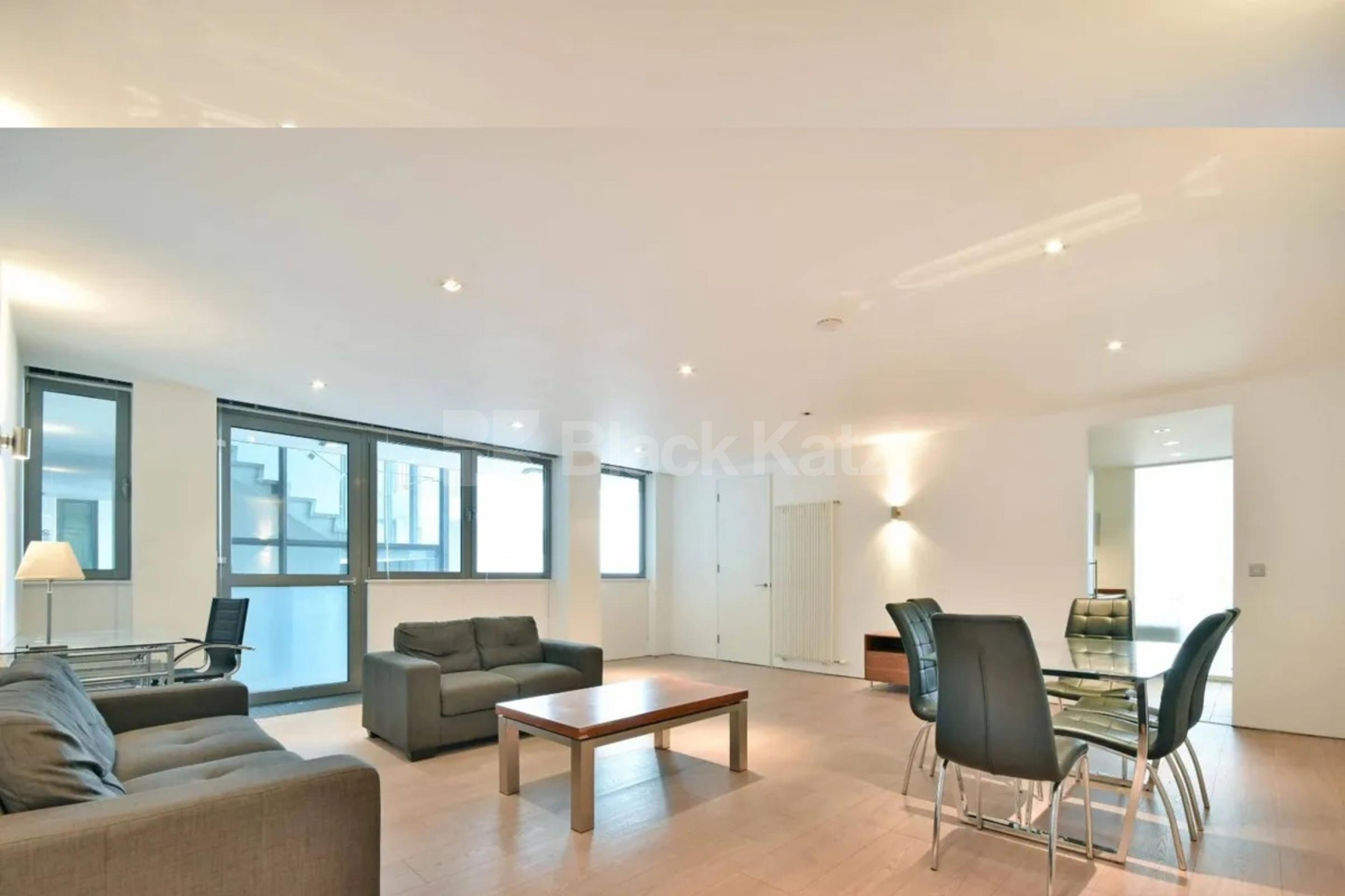 A contemporary 2 apartment in a modern development with entry video system Plumbers Row, Aldgate / Whitechapel  E1