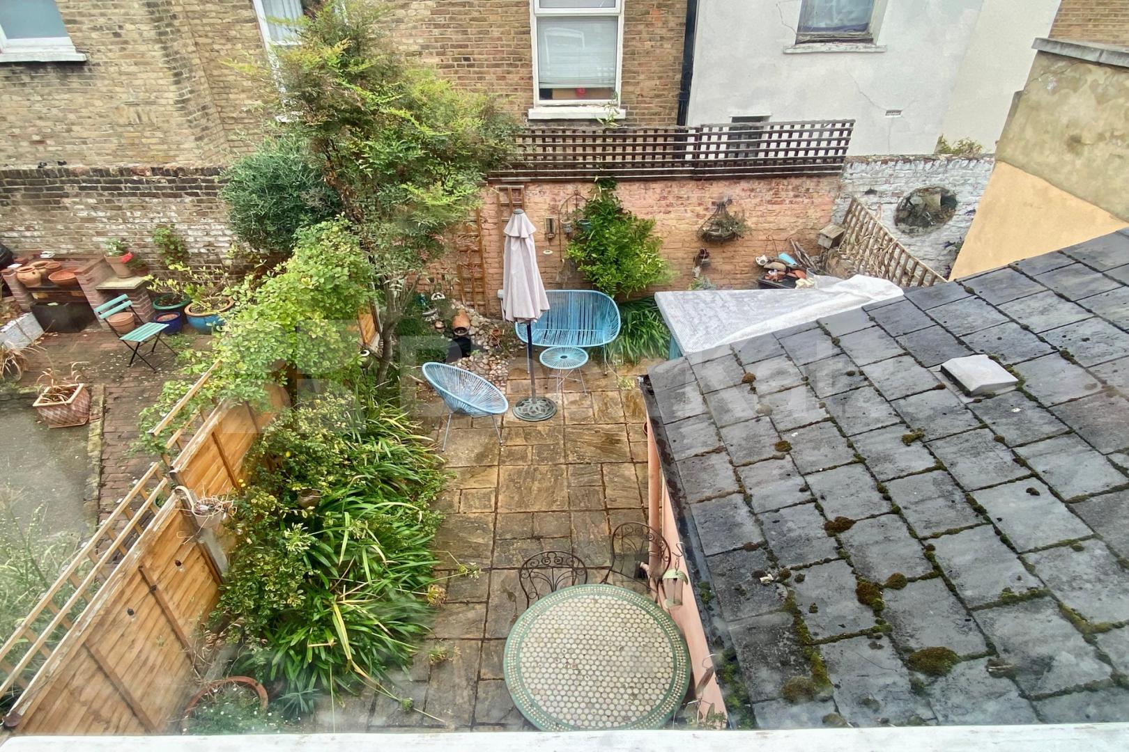 Gorgeous period house with all bills included Archbishops Place , Brixton