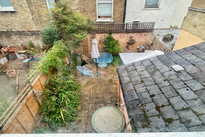 Gorgeous period house with all bills included Archbishops Place , Brixton