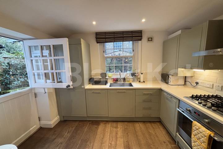 Stylish & contemporary maisonette flooded with natural light  Freedom Street, Battersea 