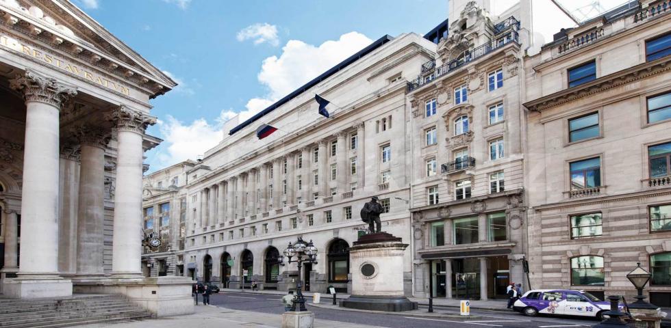 Top floor 1 bedroom set in the heart of the city near Bank station Cornhill, Bank 