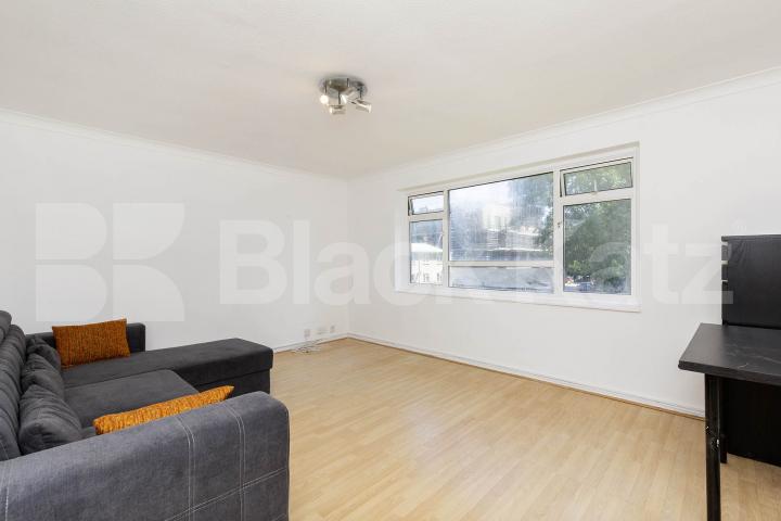 We are happy to present this spacious two double bedroom apartment set on the first floor of a well maintained purpose built block in Hendon (NORTHERN LINE).The property is neutrally decorated throughout and benefits from large reception room, two go Foster Street, Hendon, NW4 (Inclusive of Water),  Foster Court