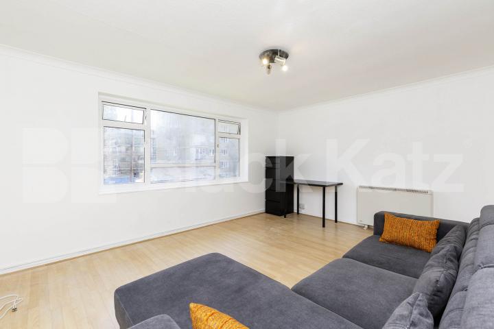 We are happy to present this spacious two double bedroom apartment set on the first floor of a well maintained purpose built block in Hendon (NORTHERN LINE).The property is neutrally decorated throughout and benefits from large reception room, two go Foster Street, Hendon, NW4 (Inclusive of Water),  Foster Court