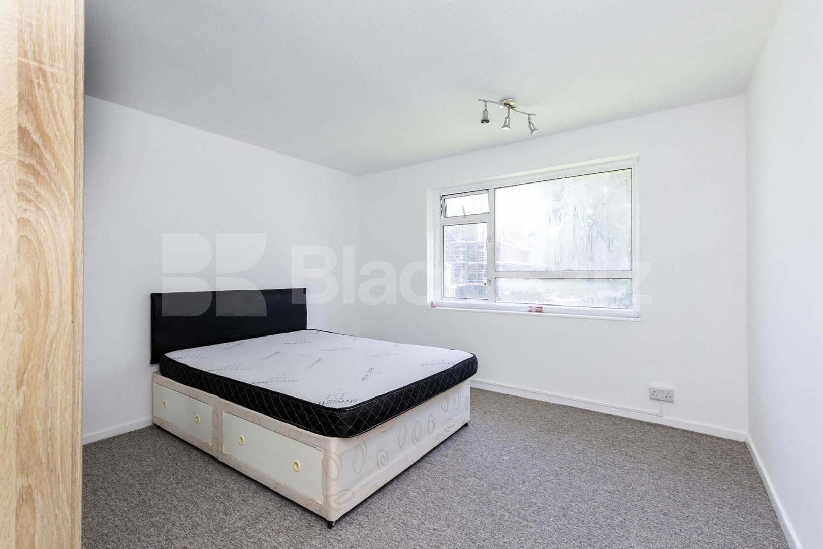 We are happy to present this spacious two double bedroom apartment set on the first floor of a well maintained purpose built block in Hendon (NORTHERN LINE).The property is neutrally decorated throughout and benefits from large reception room, two go Foster Street, Hendon, NW4 (Inclusive of Water),  Foster Court