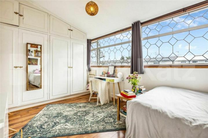 			4 Bedroom, 2 bath, 1 reception Flat			 Campsfield Road, Hornsey