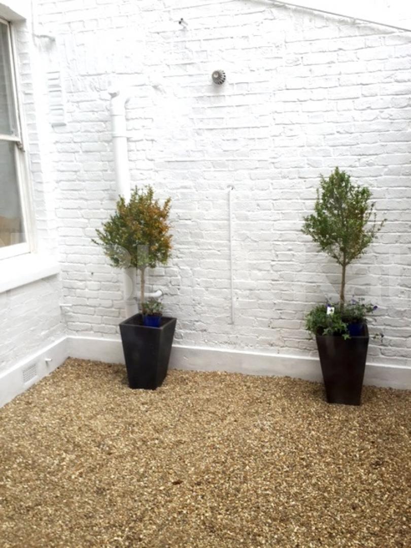 			NEW INSTRUCTION, 3 Bedroom, 1 bath, 1 reception Apartment			 Brook Drive, Lambeth North