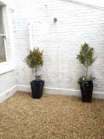 			NEW INSTRUCTION, 3 Bedroom, 1 bath, 1 reception Apartment			 Brook Drive, Lambeth North