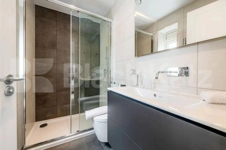 Stunning 2 bed 2 bath property within a secure new development Cecil Grove, St Johns Wood / Primrose Hill