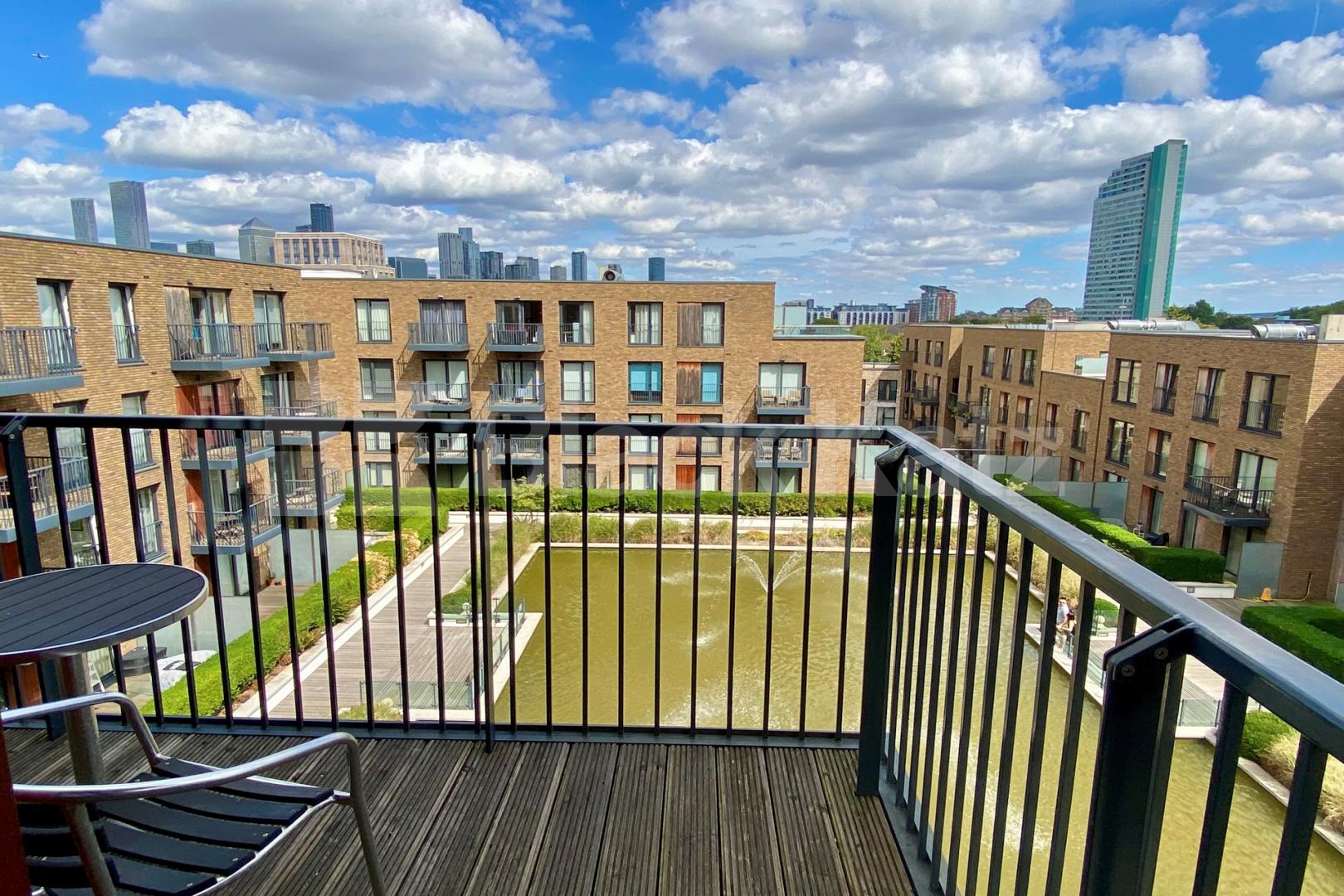 Flooded with natural light & boasting size, quality & location Royal Victoria Gardens Whitling Way, Surrey Quays