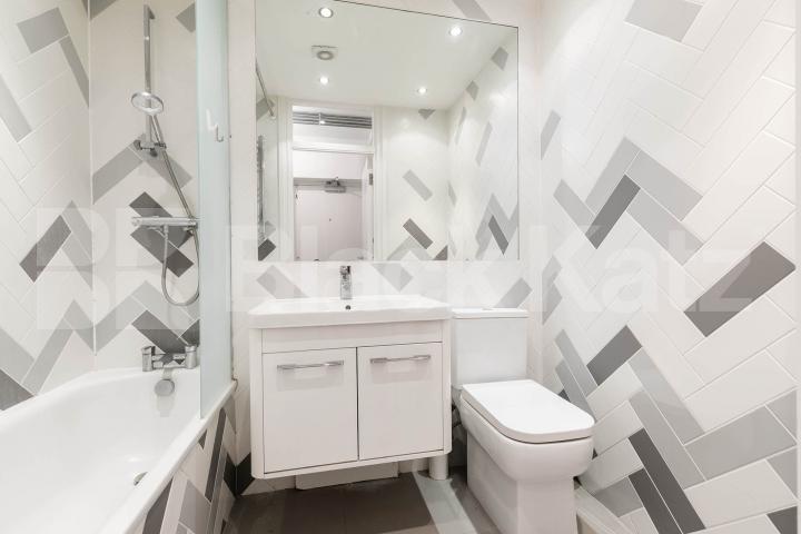 Fantastic one bed mins to tube shops and Hampstead Heath! Romney Court, Haverstock Hill, Hampstead / Belsize Park 