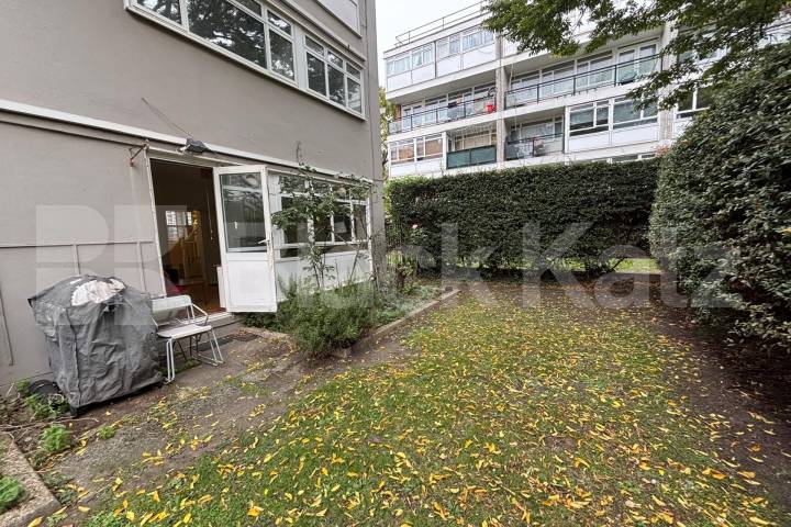 Duplex apartment includes heating & hotwater Churchill Gardens, Pimlico