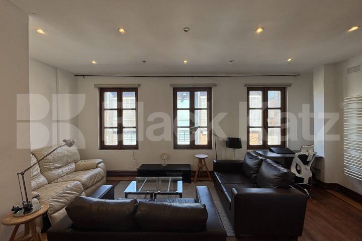 Superbly located, two bathrooms, generous period conversion  Union Street, London Bridge