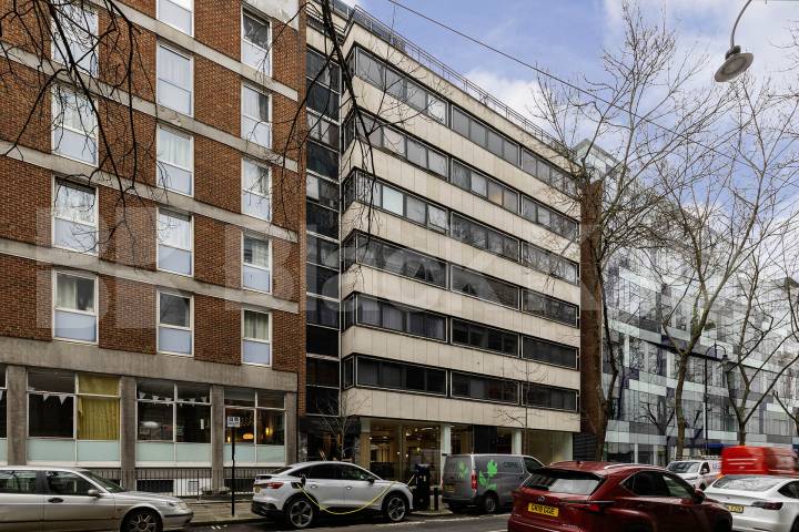Spacious one double bedroom property set in an amazing location Fitzroy Street, Fitzrovia