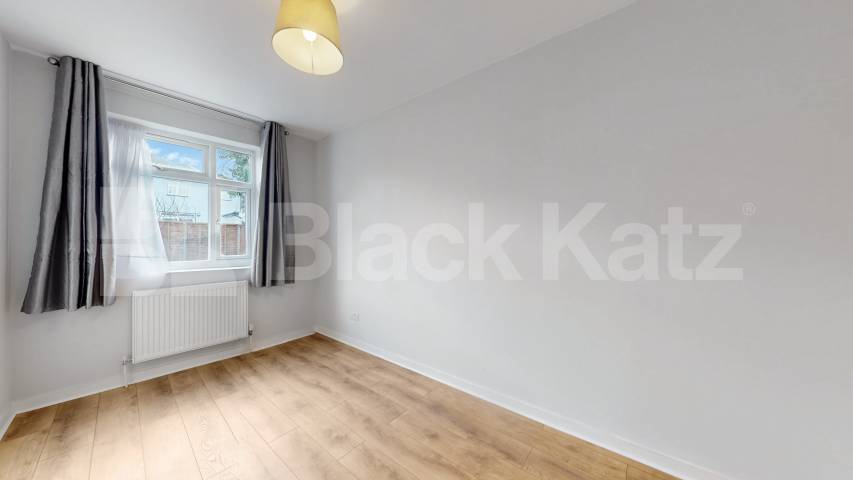 A beautifully renovated four-bedroom flat on Geary Road, Willesden Green, offering generous living space and modern finishes throughout.This bright and spacious home has been recently refurbished to a high standard, featuring four well-proportioned b Geary Road, London, NW10,  London
