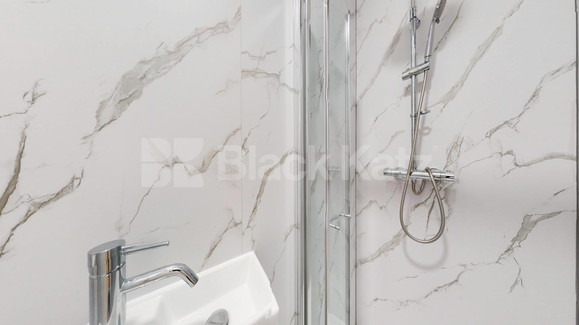 A beautifully renovated four-bedroom flat on Geary Road, Willesden Green, offering generous living space and modern finishes throughout.This bright and spacious home has been recently refurbished to a high standard, featuring four well-proportioned b Geary Road, London, NW10,  London