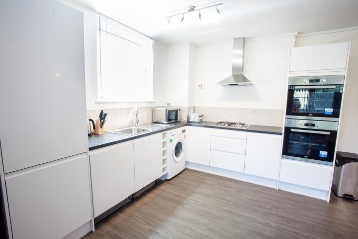 			2 Bedroom, 1 bath, 1 reception Apartment			 Priory Road, WEST HAMPSTEAD