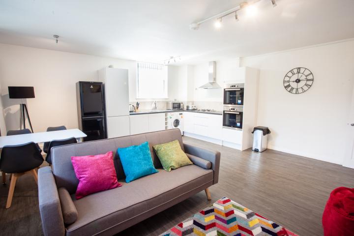 			2 Bedroom, 1 bath, 1 reception Apartment			 Priory Road, WEST HAMPSTEAD