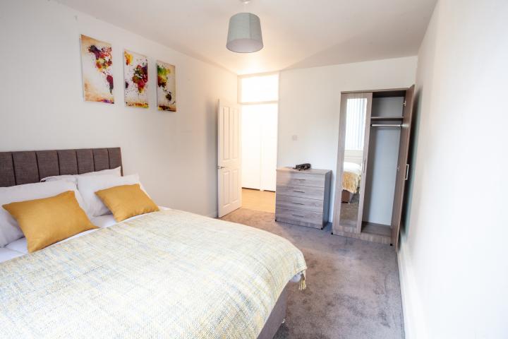 			2 Bedroom, 1 bath, 1 reception Apartment			 Priory Road, WEST HAMPSTEAD