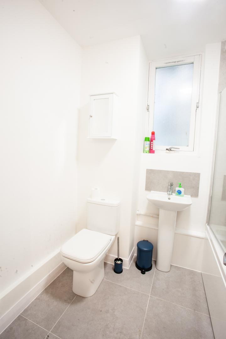 			2 Bedroom, 1 bath, 1 reception Apartment			 Priory Road, WEST HAMPSTEAD