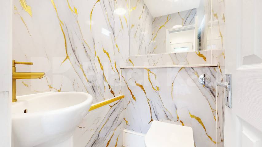 			4 Bedroom, 2 bath, 1 reception 			 Garlinge Road,  London  NW2