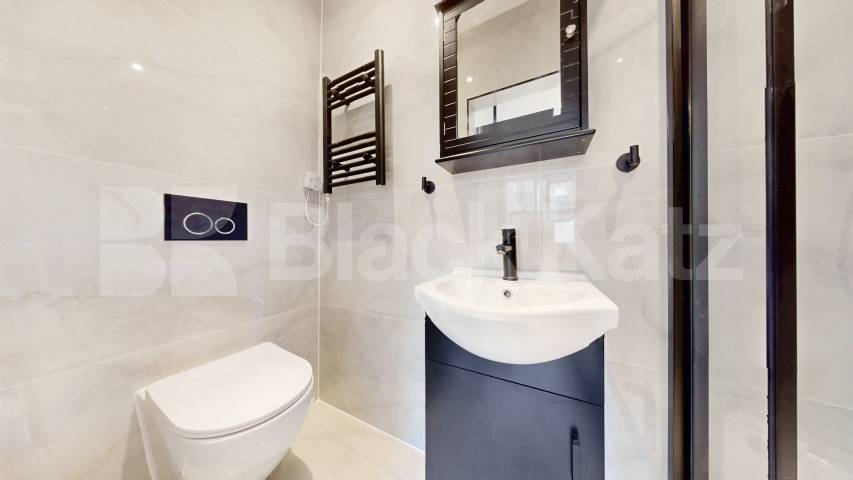 			4 Bedroom, 2 bath, 1 reception 			 Garlinge Road,  London  NW2