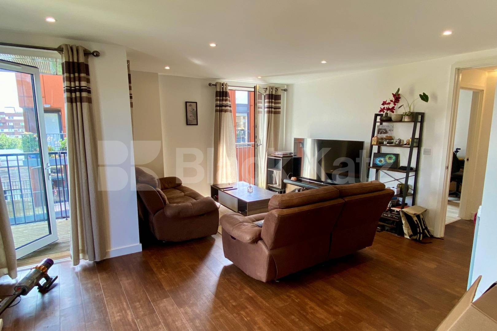 Flooded with natural light & boasting size, quality & location Royal Victoria Gardens Whitling Way, Surrey Quays