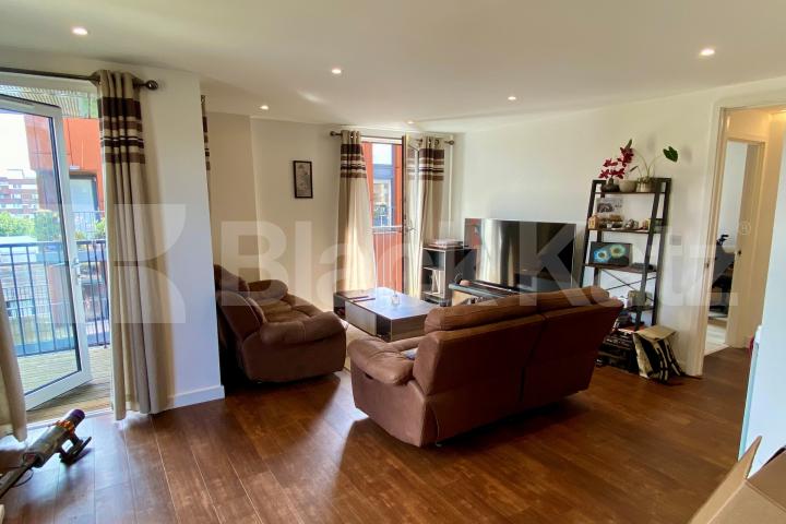 Flooded with natural light & boasting size, quality & location Royal Victoria Gardens Whitling Way, Surrey Quays