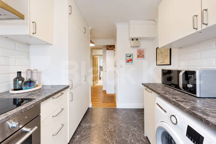 Flooded with natural light & boasting size, quality & location  Grafton Square, Clapham 