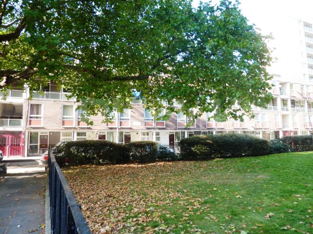 Three bedrooms, modern kitchen and tiled bathroom mins to ucl and soas Munster Square, Euston