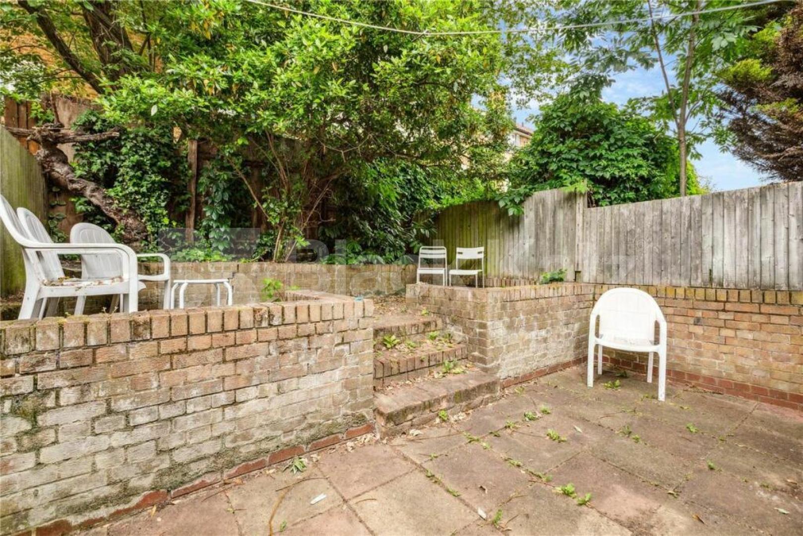 			4 Bedroom, 2 bath, 1 reception Flat			 Campsfield Road, Hornsey