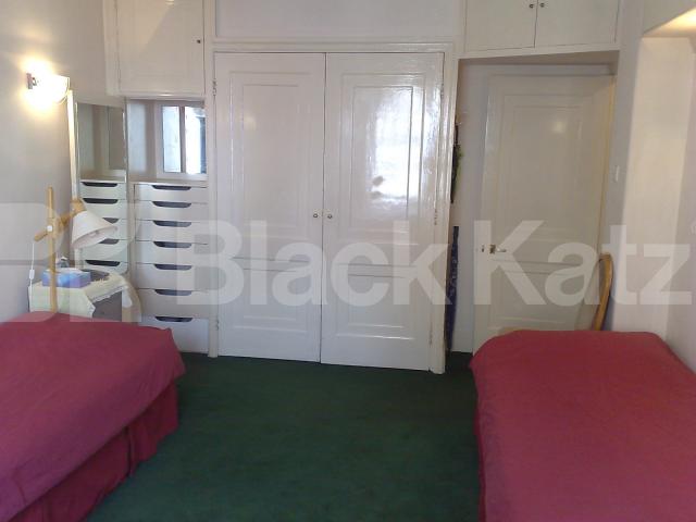 			Studio Apartment, 1 bath, 1 reception Flat			 Queensway, BAYSWATER