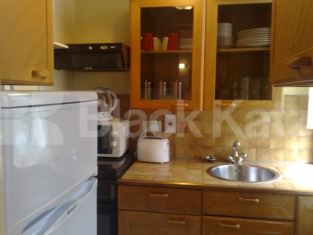 			Studio Apartment, 1 bath, 1 reception Flat			 Queensway, BAYSWATER