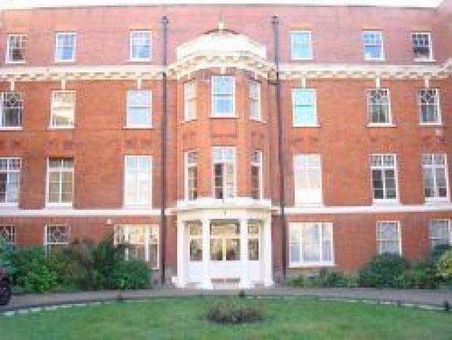 			New Instruciton, 3 Bedroom, 1 bath, 1 reception Flat			 Elgin Avenue, MAIDA VALE W9