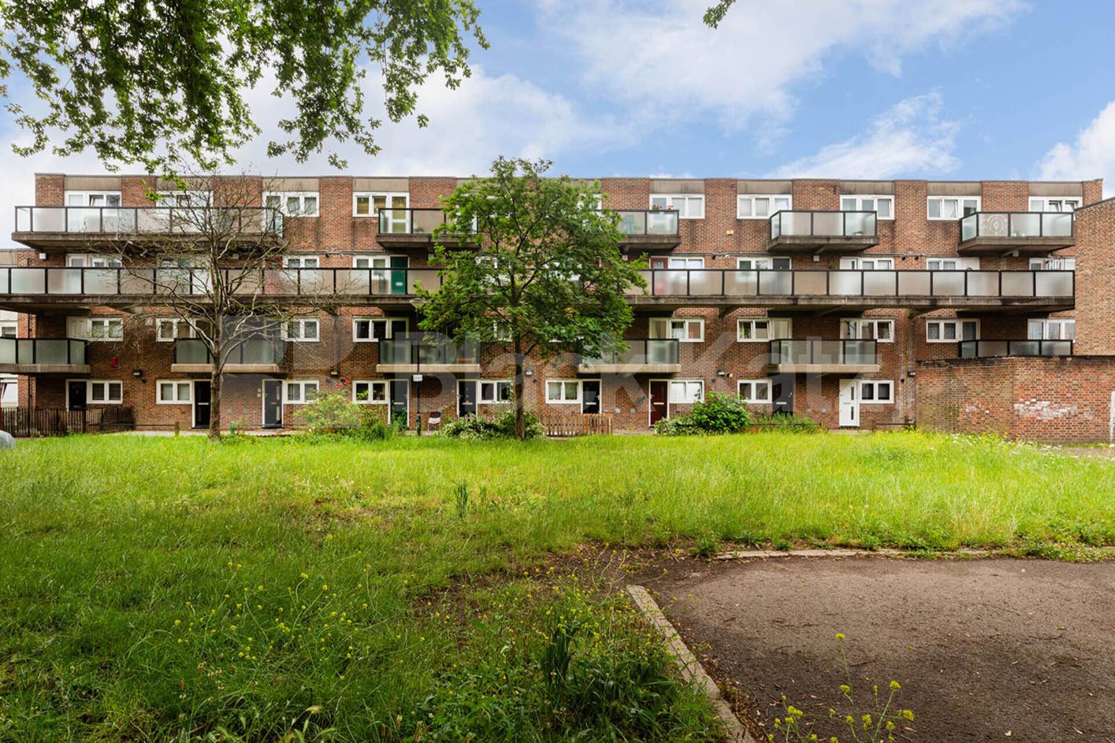 2 bedroom plus study located close to Angel with Private balcony  Lindsey mews, Islington