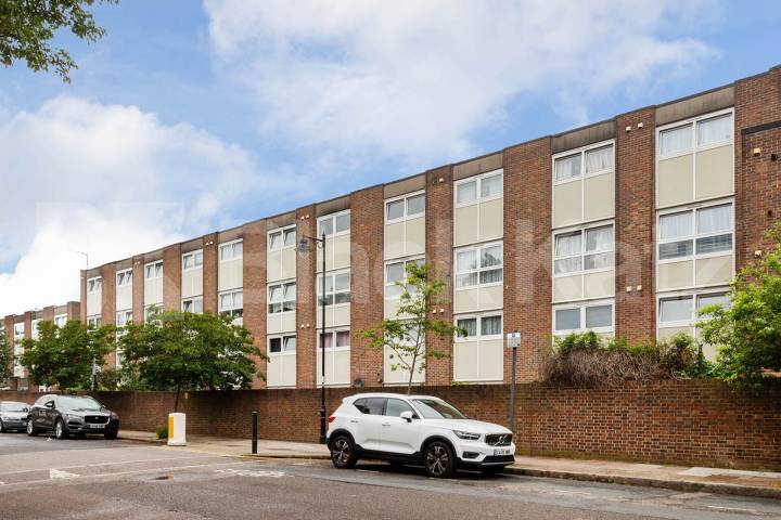 2 bedroom plus study located close to Angel with Private balcony  Lindsey mews, Islington