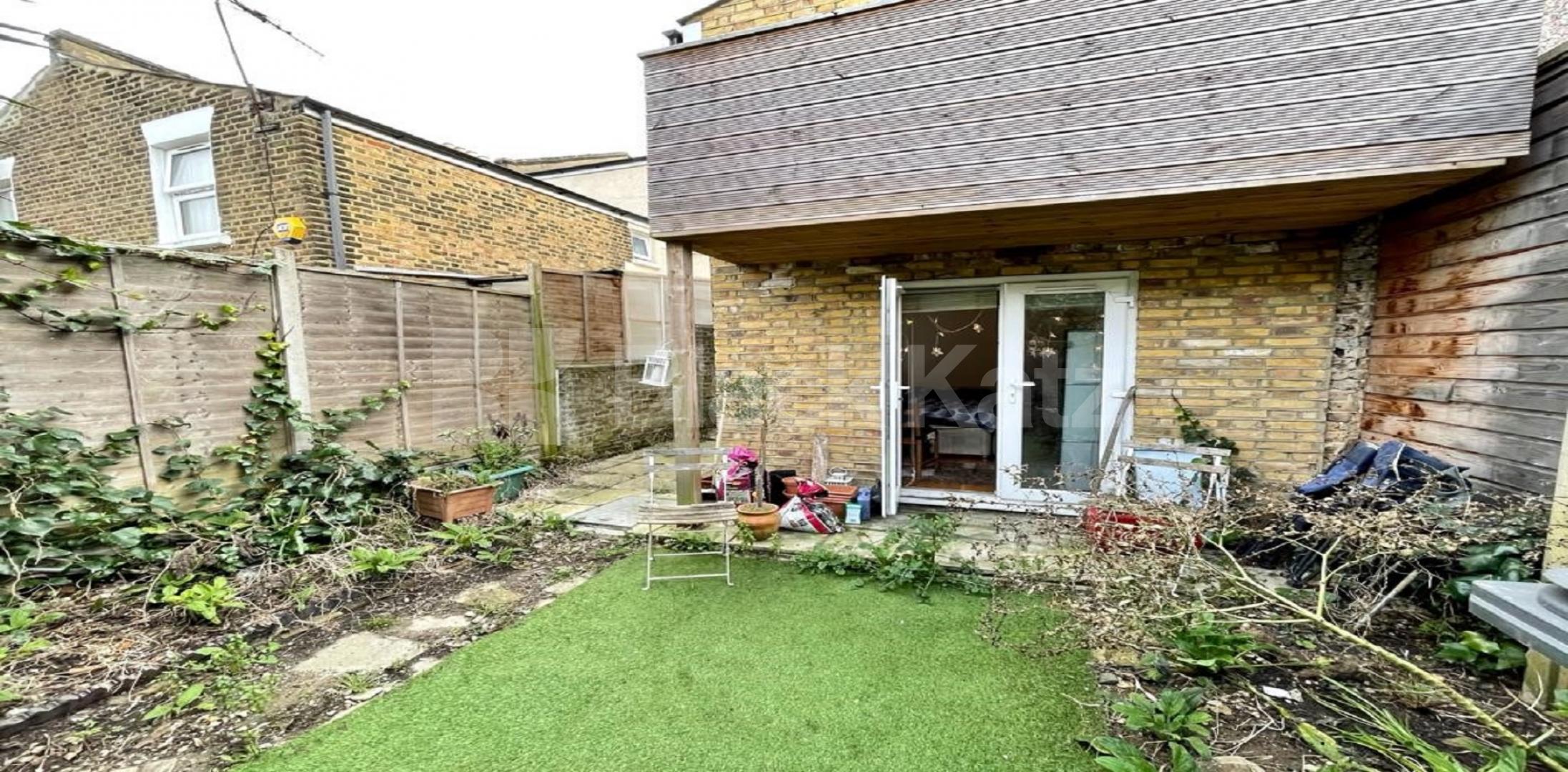 Luxurious and tasteful décor 1 Bedroom, Furnished Apartment in Hubert