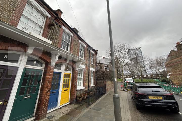 Stylish & contemporary maisonette flooded with natural light  Freedom Street, Battersea 