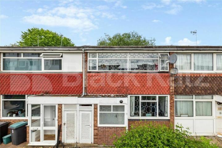 			4 Bedroom, 2 bath, 1 reception Flat			 Campsfield Road, Hornsey