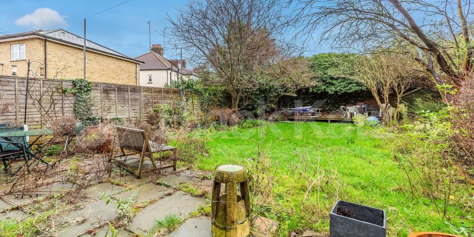 			SPACIOUS GARDEN FLAT!, 2 Bedroom, 1 bath, 1 reception Flat			 Stock Orchard Crescent, CALEDONIAN ROAD 