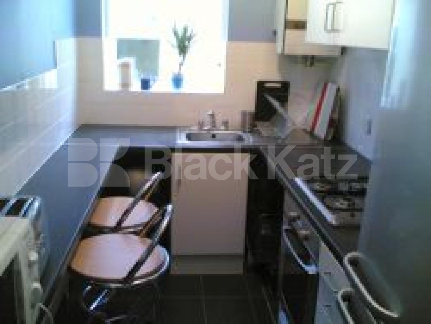 			2 Bedroom, 1 bath, 1 reception Flat			 Stapleton Hall Road, STROUD GREEN N4