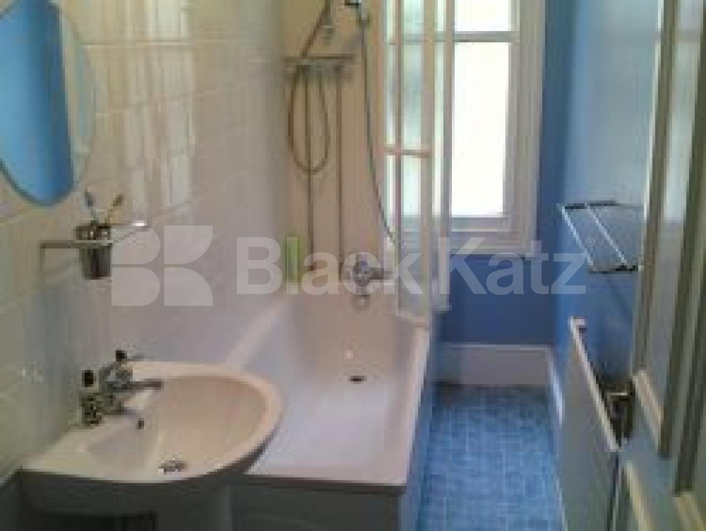 			2 Bedroom, 1 bath, 1 reception Flat			 Stapleton Hall Road, STROUD GREEN N4