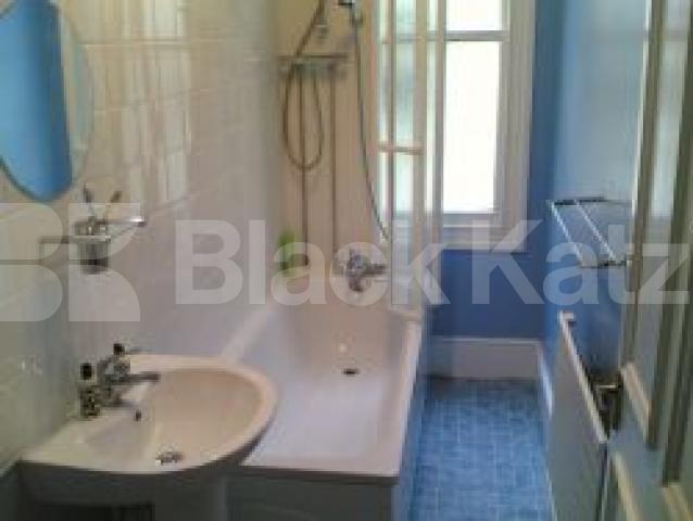 			2 Bedroom, 1 bath, 1 reception Flat			 Stapleton Hall Road, STROUD GREEN N4