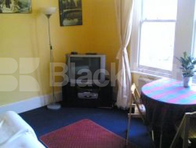 			2 Bedroom, 1 bath, 1 reception Flat			 Stapleton Hall Road, STROUD GREEN N4