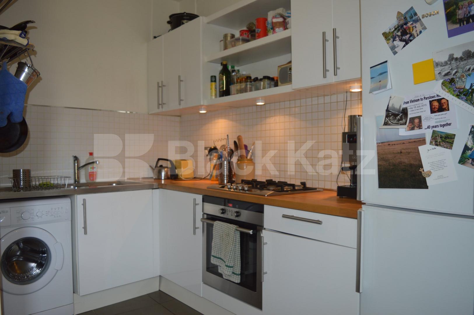 			2 Bedroom, 1 bath, 1 reception Flat			 Wightman Road, Crouch end