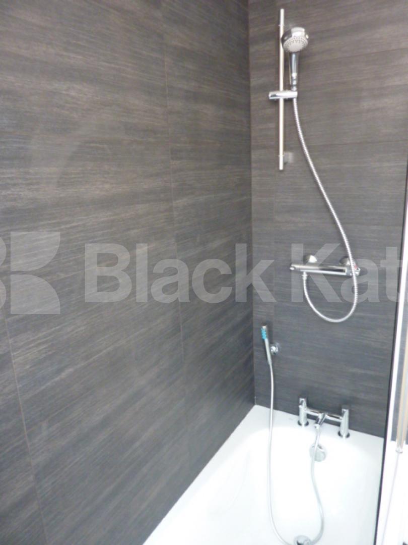 			MUST BE SEEN!!, 2 Bedroom, 1 bath, 1 reception Flat			 Prince of Wales Road, KENTISH TOWN / CHALK FARM NW1