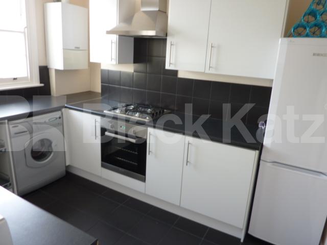 			MUST BE SEEN!!, 2 Bedroom, 1 bath, 1 reception Flat			 Prince of Wales Road, KENTISH TOWN / CHALK FARM NW1