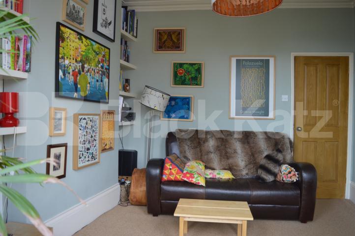 			2 Bedroom, 1 bath, 1 reception Flat			 Wightman Road, Crouch end
