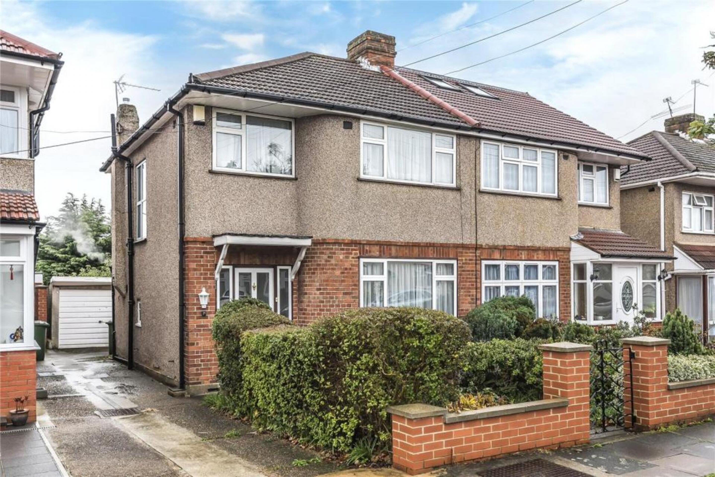 Wonderful Family Home Uppingham Avenue , Stanmore HA7